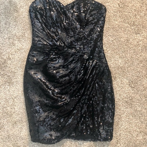 green emerald velvet dress Lipsy London Women Long Sleeve Hand Embellished Sequin Wrap Mini Shift Dress  38 Silver: Buy Online at Best Price in Egypt